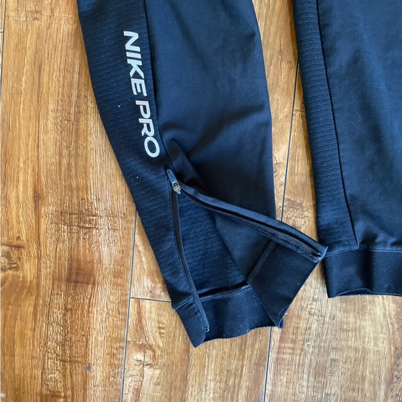 NIKE PRO Women’s Black Jogger Ankle Zipper Size Medium - Picture 7 of 11